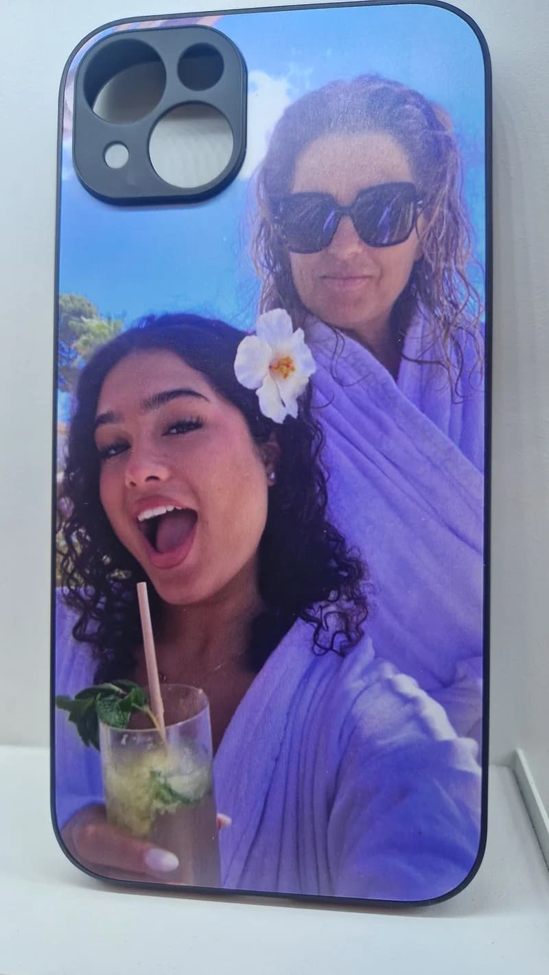 Funda impresa con una foto de dos mujeres en la playa